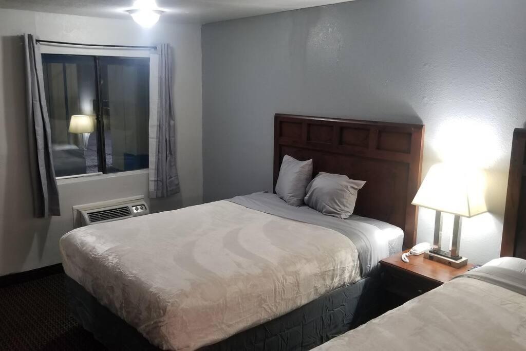 Hotel 2 Queens Beds Hotel Room 127 Stillwater Εξωτερικό φωτογραφία