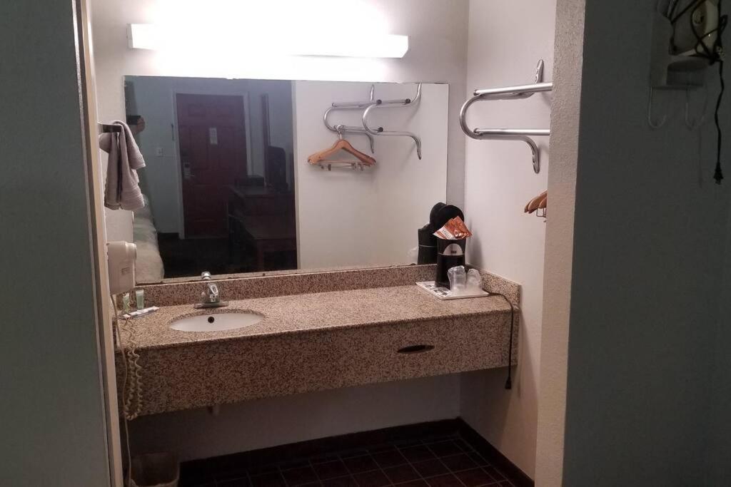 Hotel 2 Queens Beds Hotel Room 127 Stillwater Εξωτερικό φωτογραφία